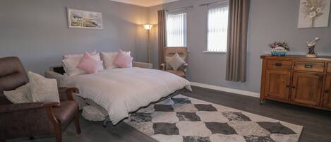 2 ห้องนอน, ห้องพักตกแต่งอย่างมีเอกลักษณ์, ตกแต่งพิเศษโดยเฉพาะ, Wi-Fi ฟรี