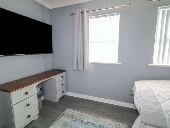 2 bedrooms, individually decorated, individually furnished, free WiFi