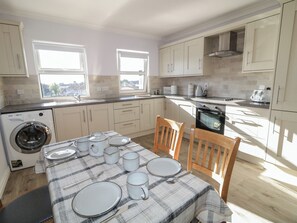 Cookware/dishes/utensils - Apartment A (Markethill)