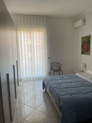 2 bedrooms, iron/ironing board, free WiFi, bed sheets - BUONARROTI HOME, comfortable, few steps from beach and center (Pozzallo)
