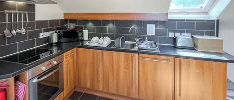 Lava-louças, cadeirão de bebê