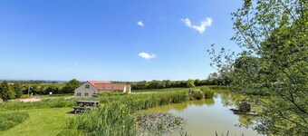 Lauras Loft - UK49740