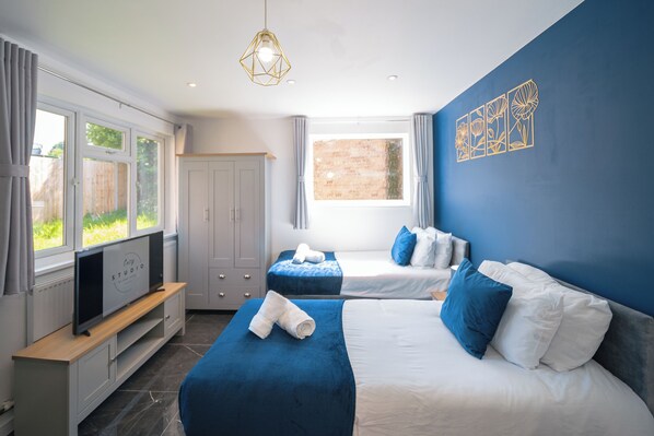 Apartment, Garden View | 1 bedroom, iron/ironing board, free WiFi, bed sheets