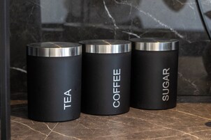 Apartment, Garden View | Private kitchen | Coffee/tea maker, electric kettle