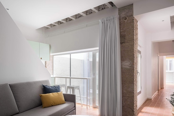 Apartemen, 1 kamar tidur | Area keluarga | Smart TV 50-cm dengan saluran TV kabel