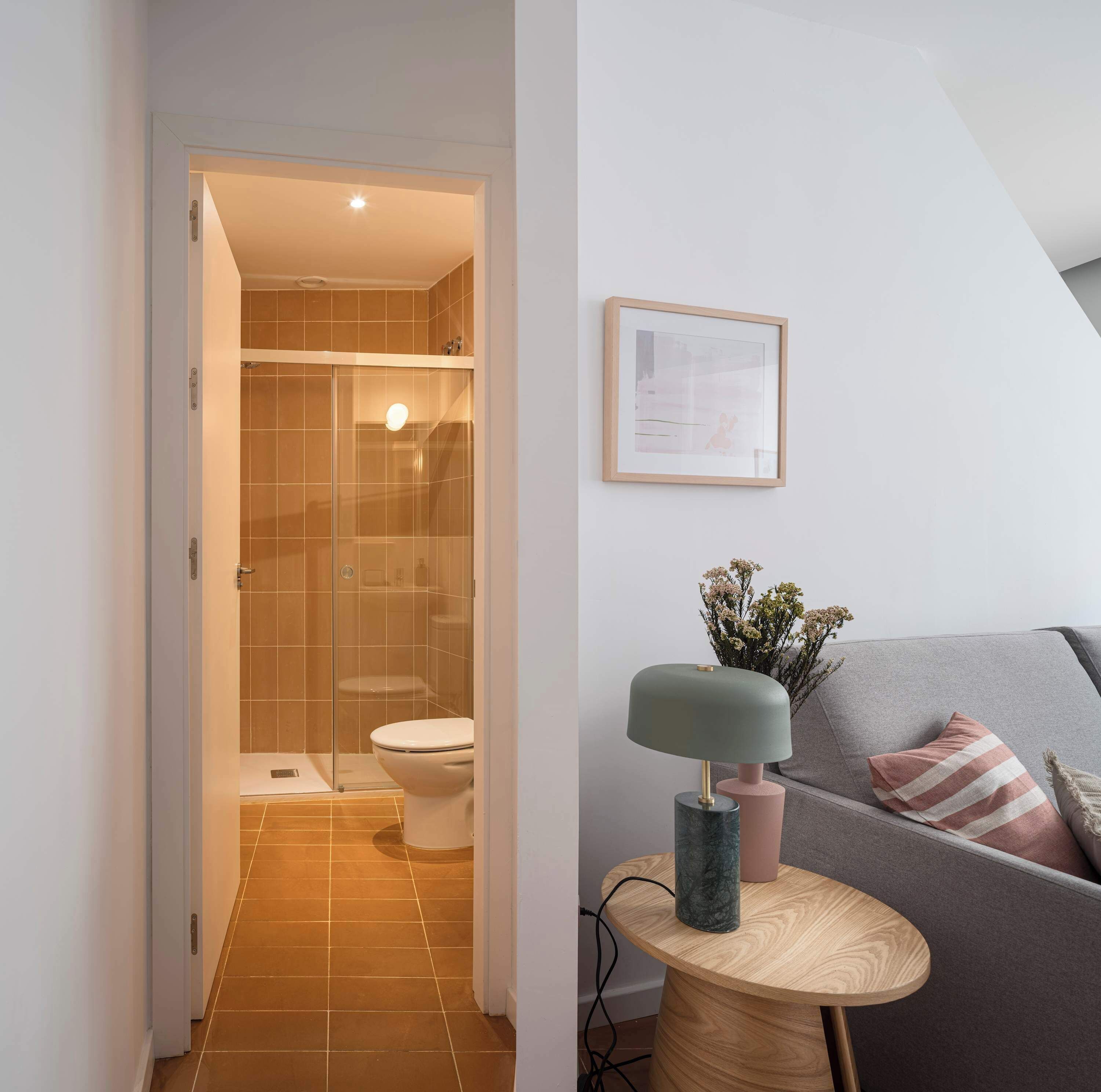 Apartment, 1 Schlafzimmer | Badezimmer | Dusche, Handtücher, Seife, Shampoo