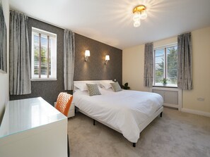 3 chambres, fer et planche à repasser, Wi-Fi gratuit, draps fournis