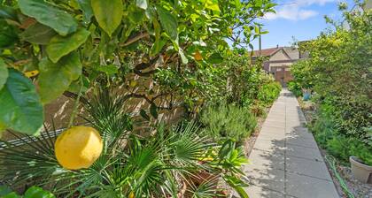 Apartment 'Di Pina' with Private Terrace, Shared Garden and Air Conditioning