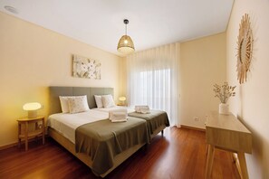 3 bedrooms, iron/ironing board, free WiFi, bed sheets