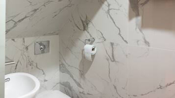 Classic Studio | Bathroom