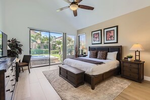 4 dormitorios, tabla de planchar con plancha, cuna de viaje