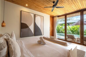 Villa Deluxe - 2 sovrum - privat pool | 2 sovrum, värdeförvaringsskåp på rummet och skrivbord