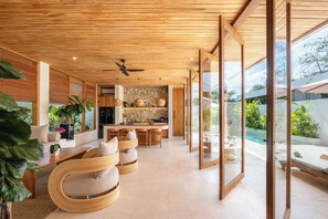 Villa Deluxe, 2 chambres, piscine privée | Aire de séjour