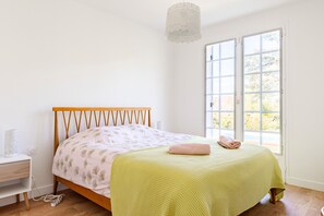 5 chambres, fer et planche à repasser, accès au Wi-Fi (inclus)