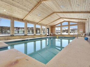 Piscina interna, piscina aquecida