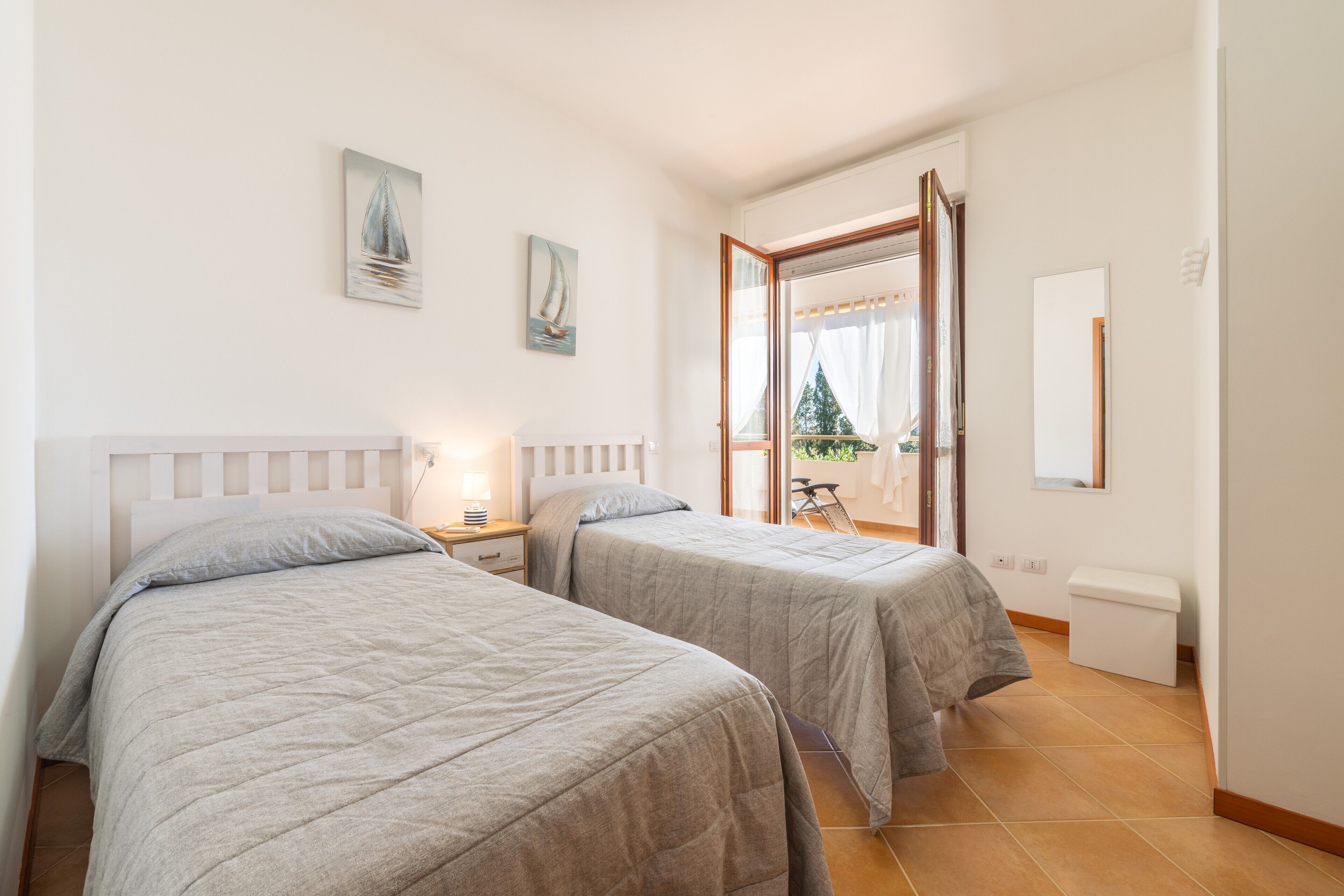 2 habitaciones, tabla de planchar con plancha y wifi gratis 