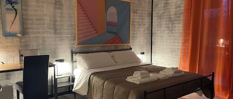 Comfort Room, Mountain View | Iron/ironing board, free WiFi