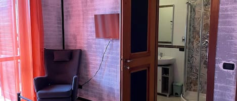 Comfort Room, Mountain View | Iron/ironing board, free WiFi