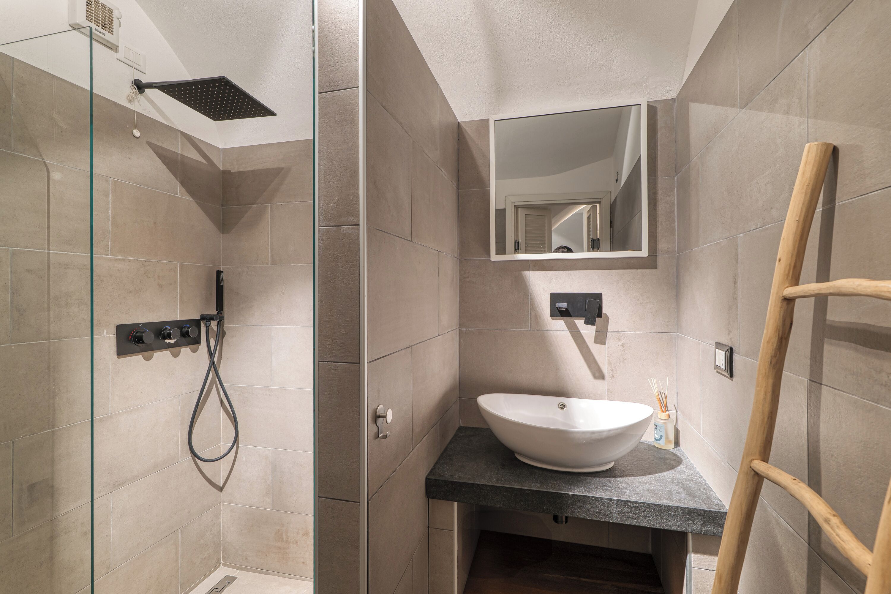 Dusche, Handtücher, Seife, Shampoo