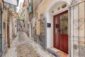 Exterior detail - Boutique Apartment I Cavalieri (Ventimiglia)