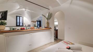 Honeymoon Apartment, 1 Bedroom (Boutique Apartment I Cavalieri) | 1 bedroom, bed sheets