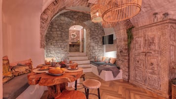 Honeymoon-Apartment, Mehrere Schlafzimmer (Boutique Apartment Bucanieri Luxury) | Speisen