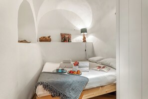 Smekmånadslägenhet - flera sovrum (Boutique Apartment Bucanieri Luxury) | 1 sovrum och sängkläder