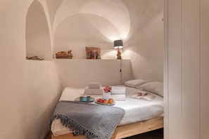 Apartament nupcial, 1 dormitori (Boutique Apartment Bucanieri Luxury) | 1 dormitori i roba de llit