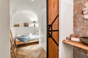 1 多间卧室、床单