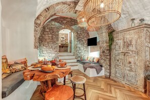 Honeymoon Apartment, Multiple Bedrooms (Boutique Apartment Bucanieri Luxury) | Dining