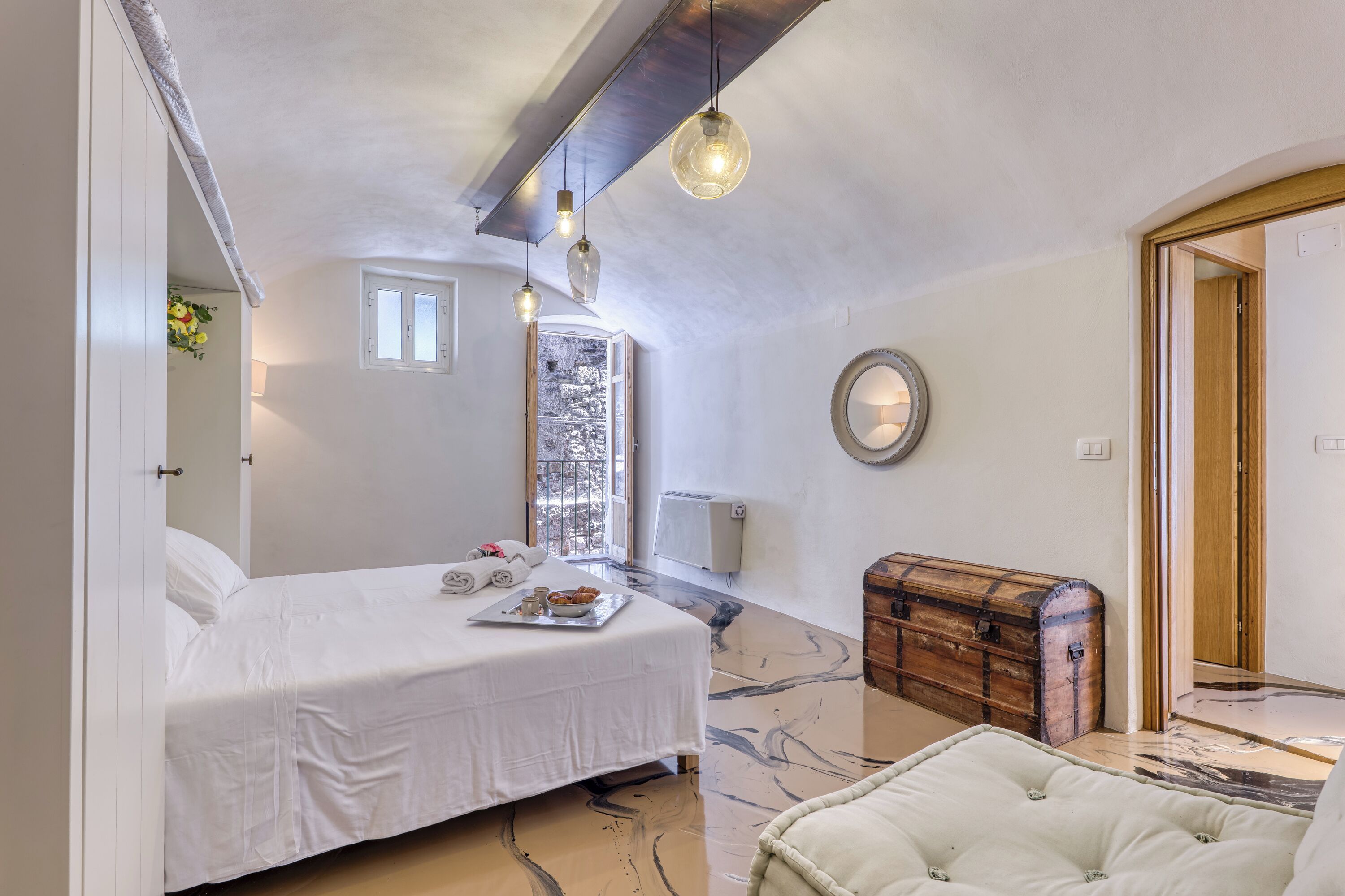 2 bedrooms, bed sheets