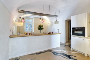 Honeymoon Apartment, Multiple Bedrooms (Boutique Apartment Casa Del Nobile) | Private kitchen | Fridge, oven, stovetop, cookware/dishes/utensils - Boutique Apartment Casa Del Nobile (Ventimiglia)