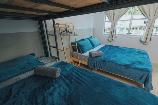 3 dormitorios, tabla de planchar con plancha, wifi y ropa de cama