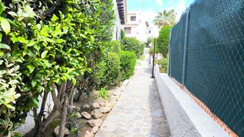 House, 3 Bedrooms, Balcony, Pool View | Garden