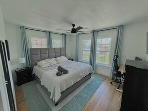 2 Schlafzimmer, Schreibtisch, Bügeleisen/Bügelbrett, kostenloses WLAN