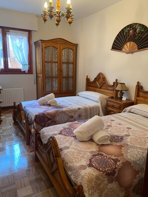 3 habitaciones y ropa de cama 