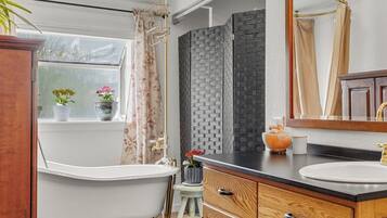 Séchoir à cheveux, serviettes fournies