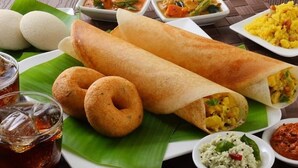 Sarapan masakan setempat setiap hari dengan biaya tambahan