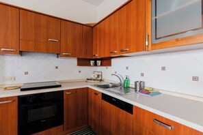 Refrigerador y utensilios de cocina 