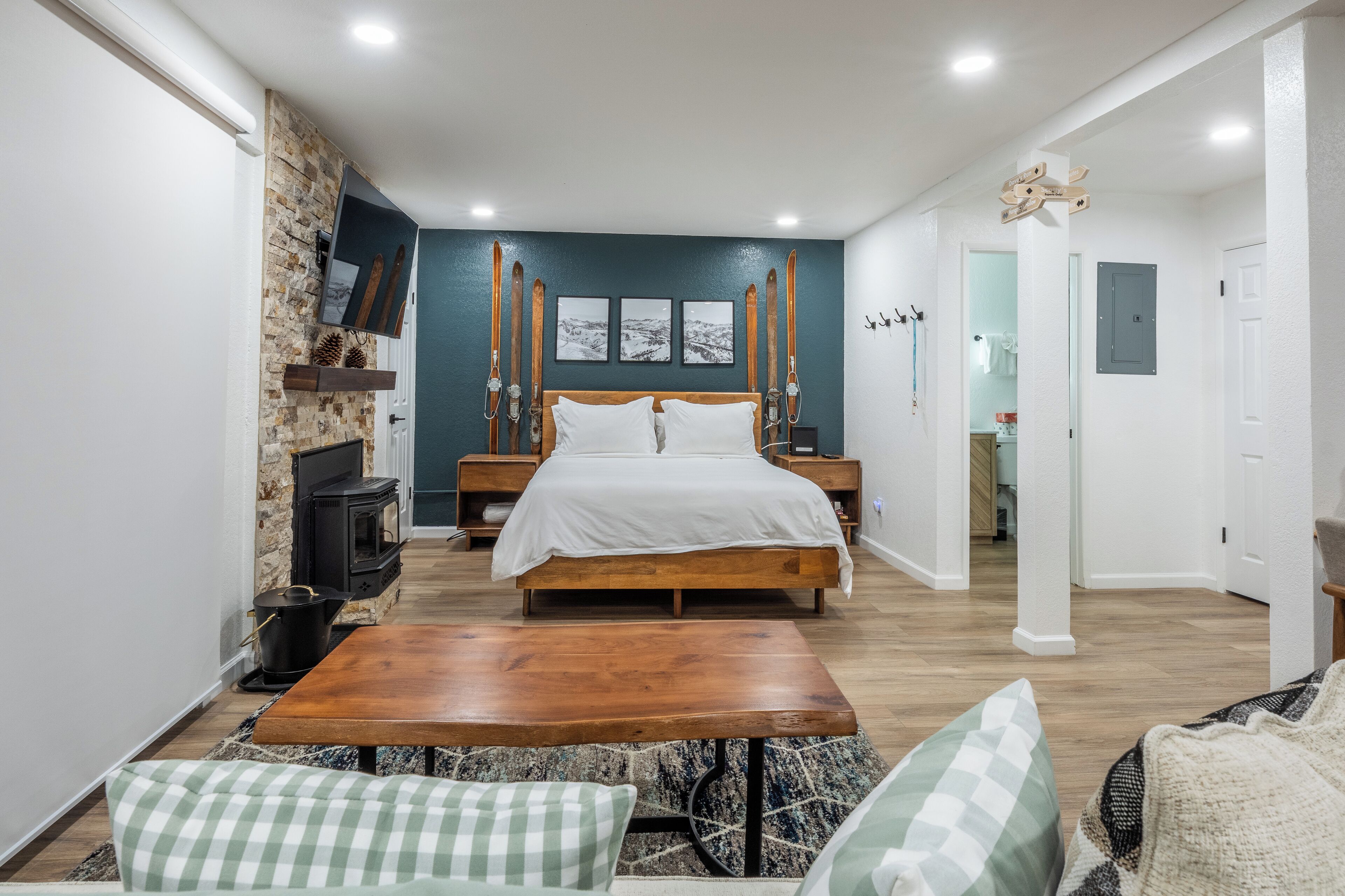 Desk, iron/ironing board, travel crib, free WiFi