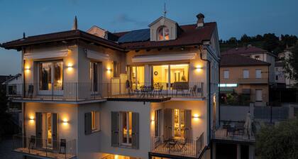 Alba Palace Luxury Apartments - Yellow