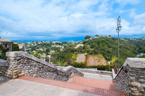 Property grounds - Apartment 'Le Grimaldi' with Sea View, Wi-Fi and Air Conditioning (Cagnes-sur-Mer)