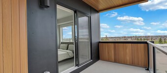 Modern 2BR Suite with Underground Parking in SW Calgary