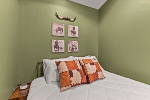 1 bedroom, WiFi, bed sheets