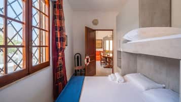 2 bedrooms, bed sheets