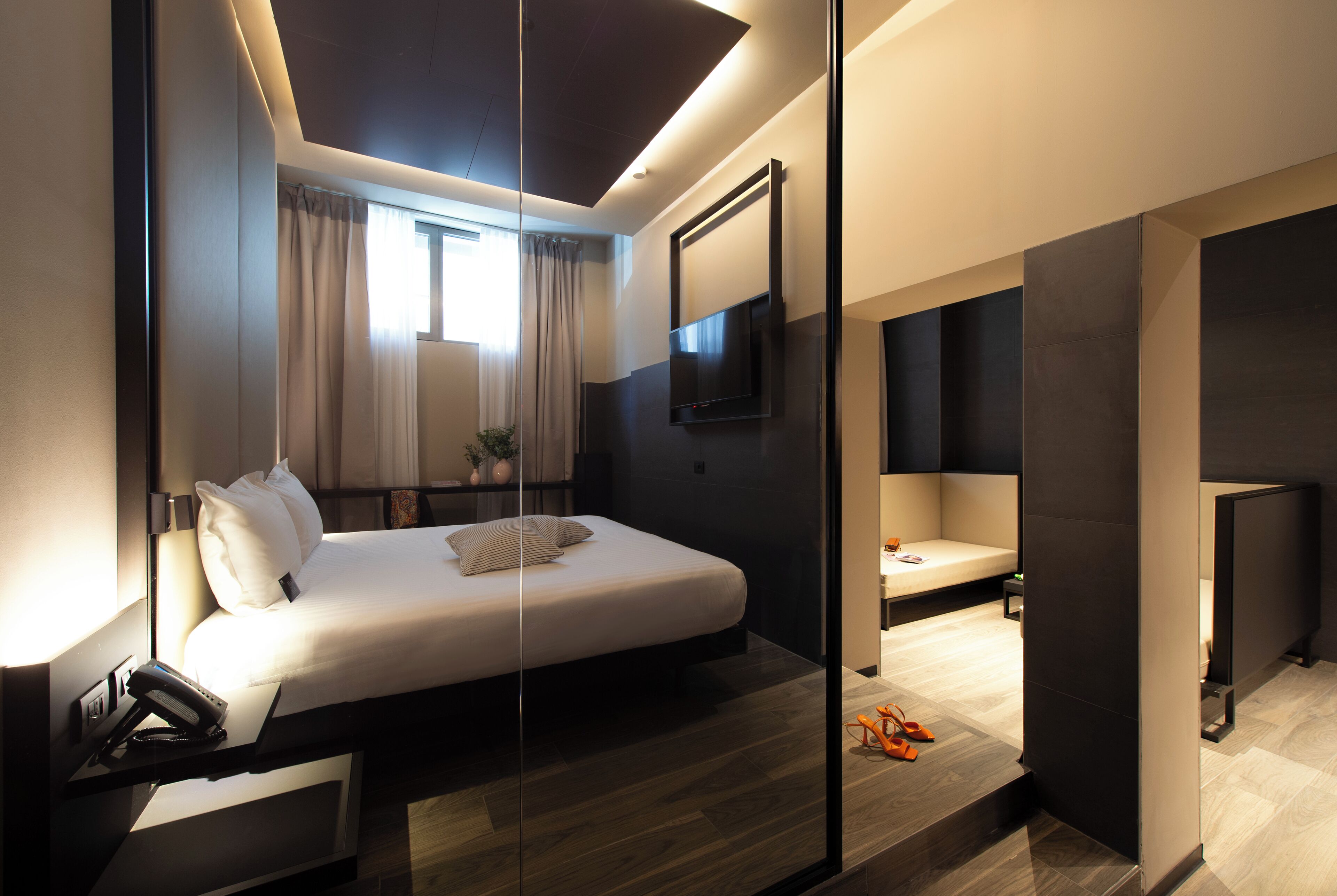 Minibar, Zimmersafe, Schreibtisch, laptopgeeigneter Arbeitsplatz