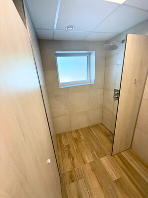 Kamar mandi bersama