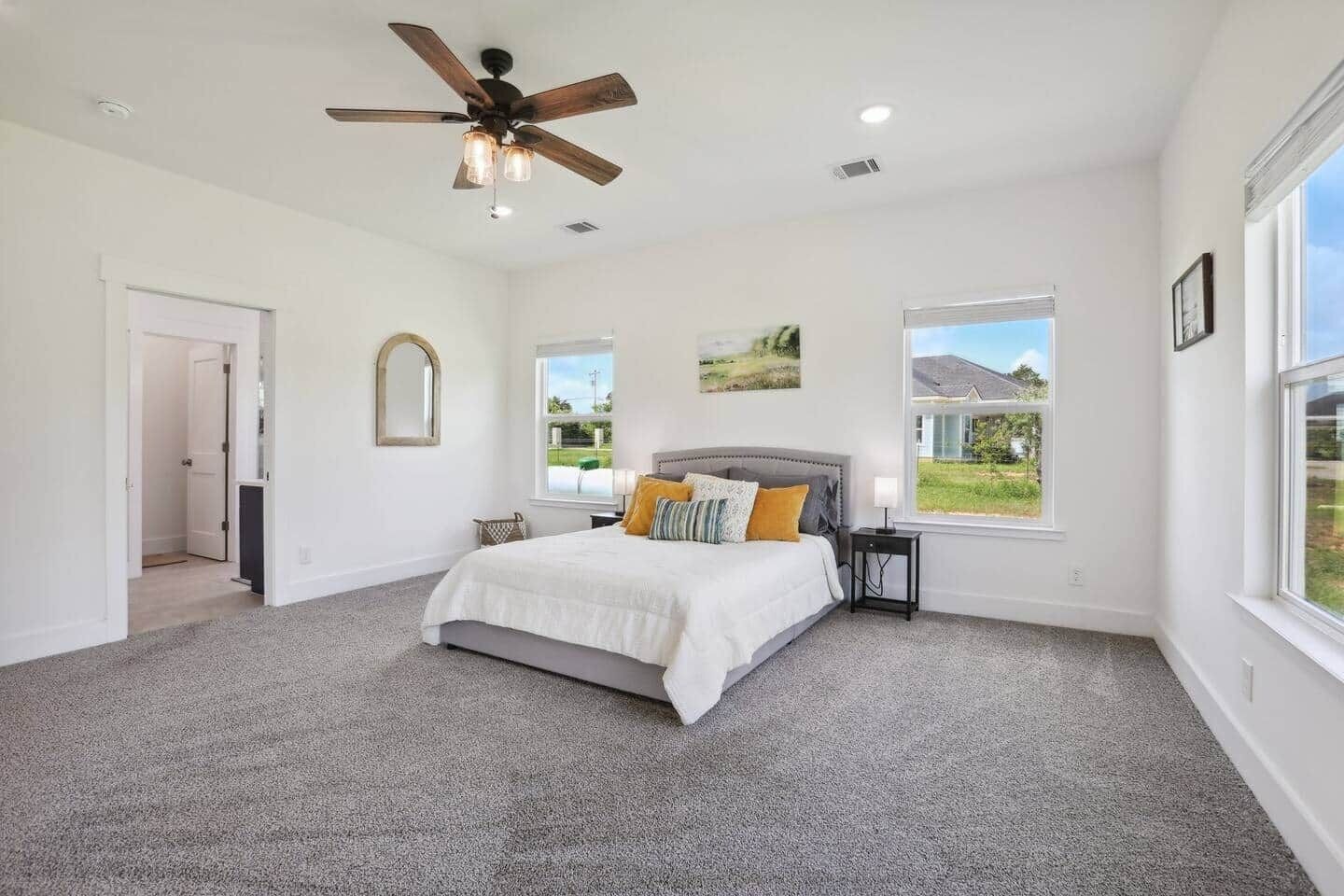 3 makuuhuonetta, silitysrauta/-lauta, Wi-Fi, vuodevaatteet