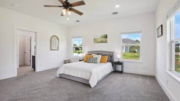 3 bedrooms, iron/ironing board, WiFi, bed sheets