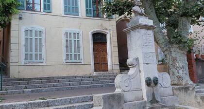 Studio tout neuf au calme dans centre ancien